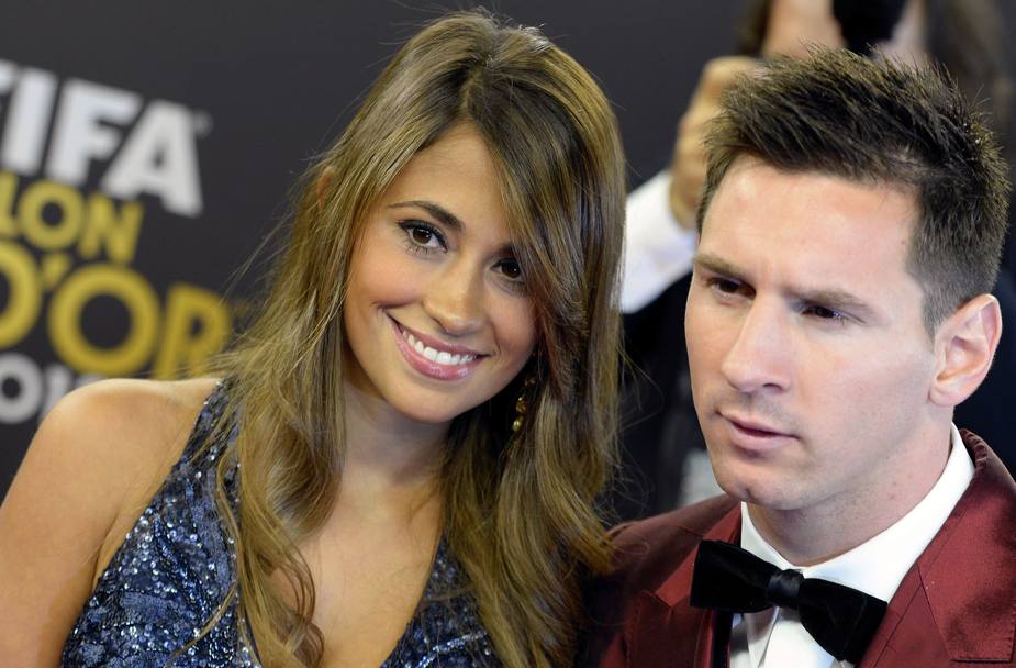 Leo Messi e la moglie Antonella Roccuzzo. LaPresse